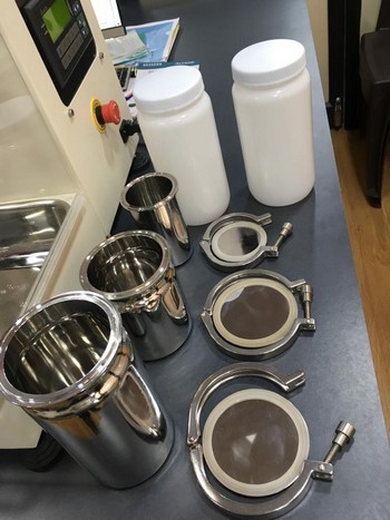 Mixing Containers